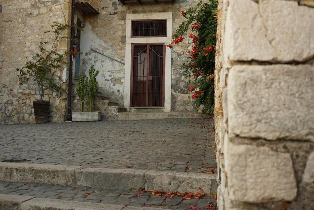 Apartamento Casa Al Teatro Terracina Exterior foto